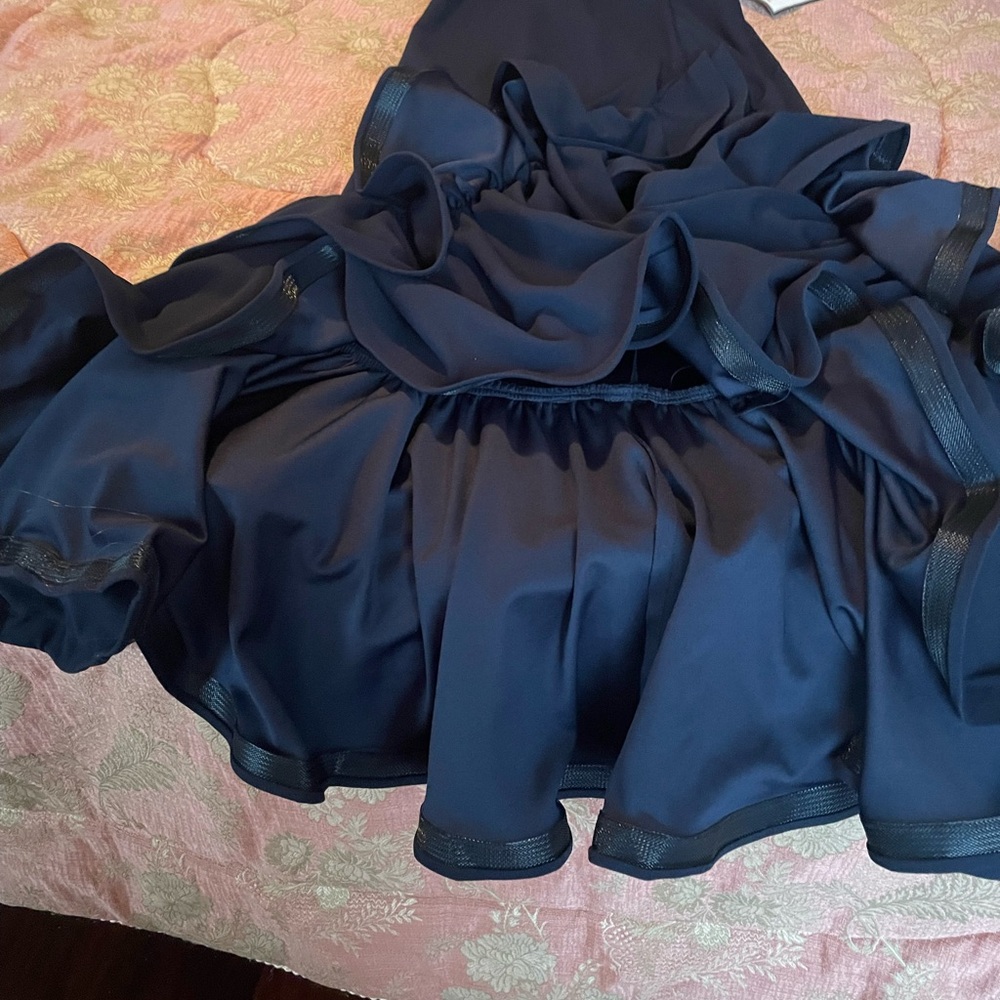 Black maxi formal dress by Betsy Adam. New with tag size 12 - Picture 4 of 6
